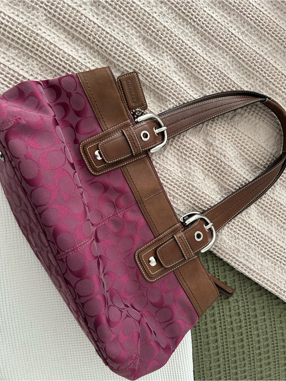 Vintage Coach - large Signature Soho in Berry with Brown Leather Trim - Picture 3 of 5
